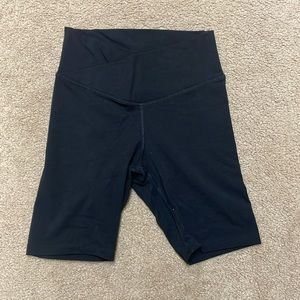 Old Navy women extra high rise bike shorts. Small